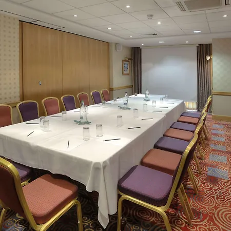 Western Manchester Cresta Court Hotel