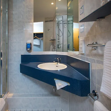 Express - Salford Quays By Ihg 3* Manchester