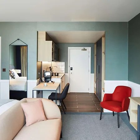 Hyatt House Aparthotel 4*