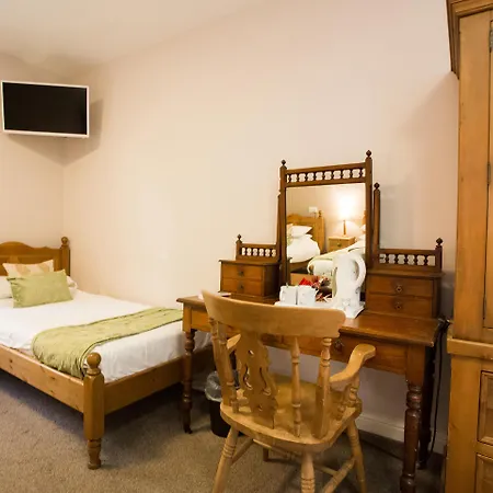 Oyo Ladybower 3* بامفورد