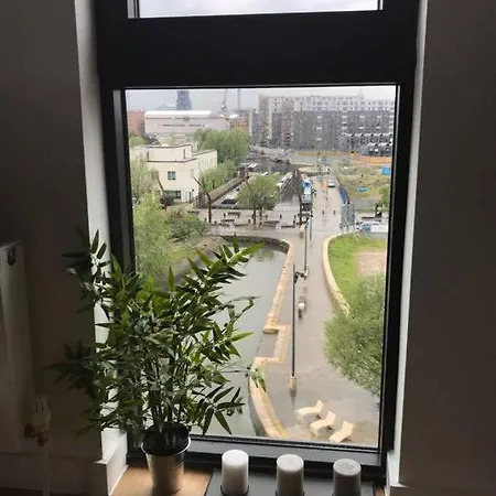 Lägenhet Superhost - Beautiful Canal Facing Manchester