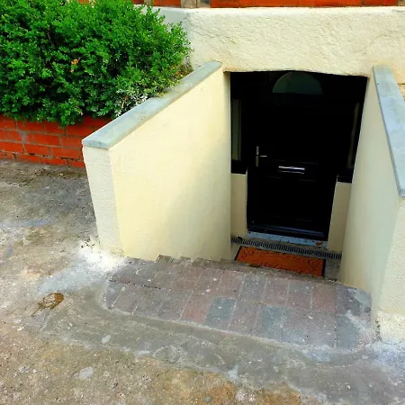 Elegant 2 Bed In アパート