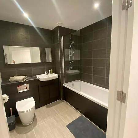 Flat 2 Bedroom In *