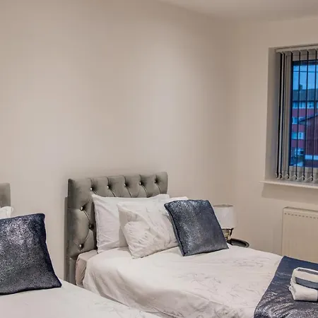 Bv Comfy Spacious 3 Bedroom House At Tatton Street Apartman Manchester