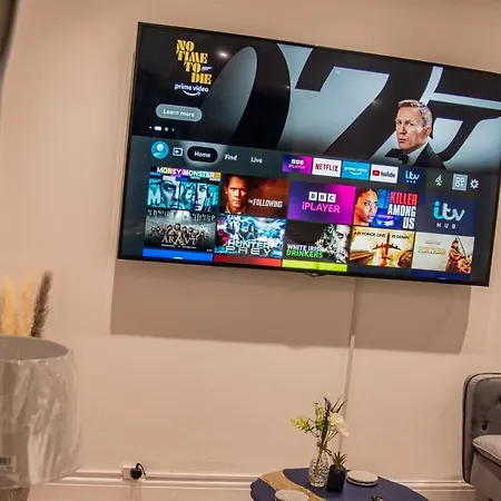 Apartman Bv Comfy Spacious 3 Bedroom House At Tatton Street *