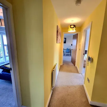 Luxury 2-bedroom Service With Balcony マンチェスター