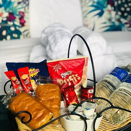Guest house Meezee Pearl Double Bed With Free Parking