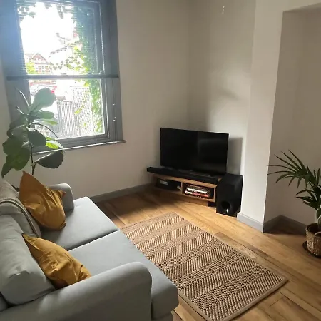 3-bedroom With Free Parking In Chorlton *