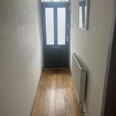 3-bedroom With Free Parking In Chorlton *