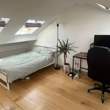 3-bedroom With Free Parking In Chorlton * Manchester