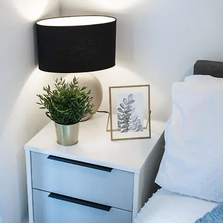 Modern 1-bed - Centre - Free Wi-fi - New -