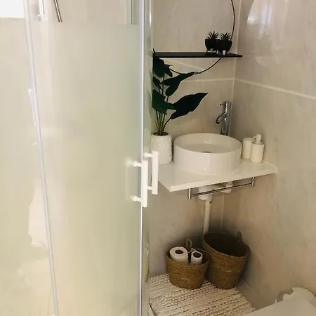 Guest house Meezee Pearl Double Bed With Free Parking Manchester