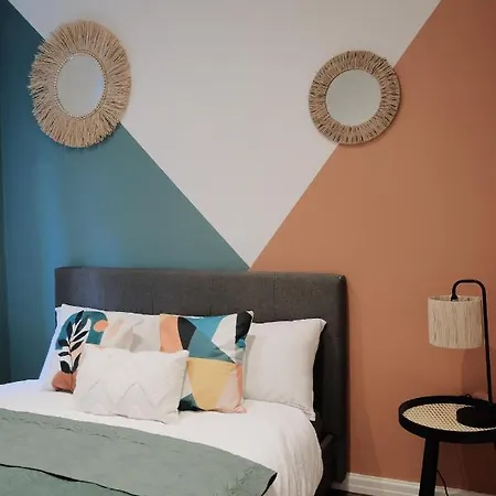Bee - Byron House *