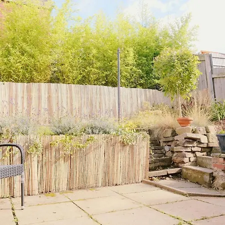 Bee - Caldecott House Nyaraló *