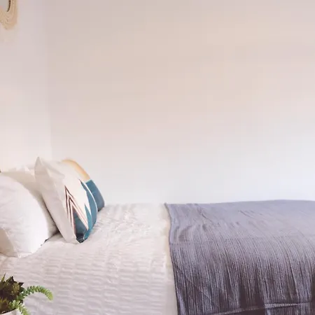 Bee - Caldecott House * Manchester