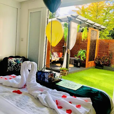 Meezee Pearl Double Bed With Free Parking Guest house Manchester
