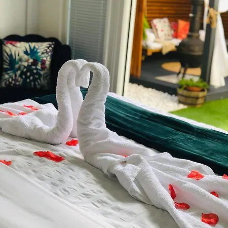 Guest house Meezee Pearl Double Bed With Free Parking *