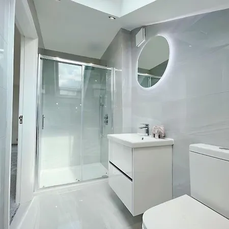 Hébergement de vacances Luxury 7 Bedroom House In Didsbury, *