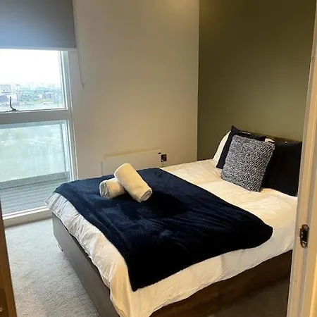 Lovely 2-bedroom With Balcony Apartman Manchester