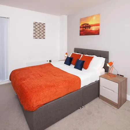 Modern 2 Bed & 2 Bath City Centre *