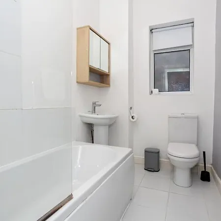 Pillo - Spacious Cosy 2 Bedroom House By Bridgewater Canal Manchester