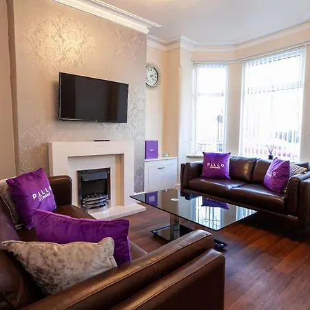 Pillo - Spacious Cosy 2 Bedroom House By Bridgewater Canal Tatil Evi *