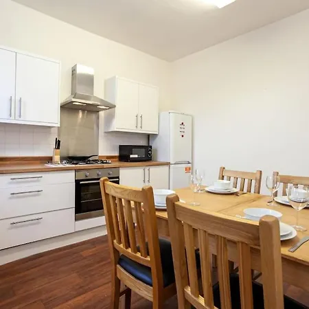 Pillo - Spacious Cosy 2 Bedroom House By Bridgewater Canal * Manchester