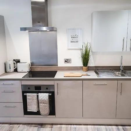 Modern 1-bed - Brand New - - Free Wi-fi * Manchester