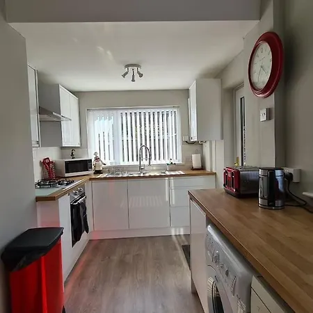 Stunning Home. Free Parking. *