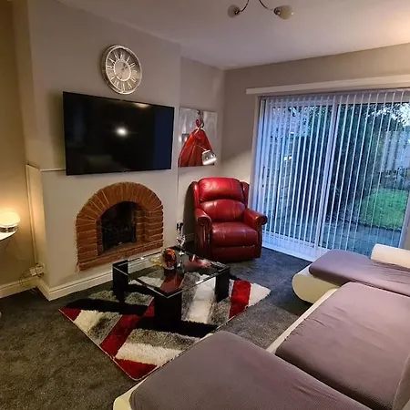Stunning Home. Free Parking. *