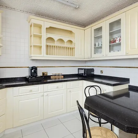 Beautiful 'mayfield' With Private Pool! Nyaraló Manchester