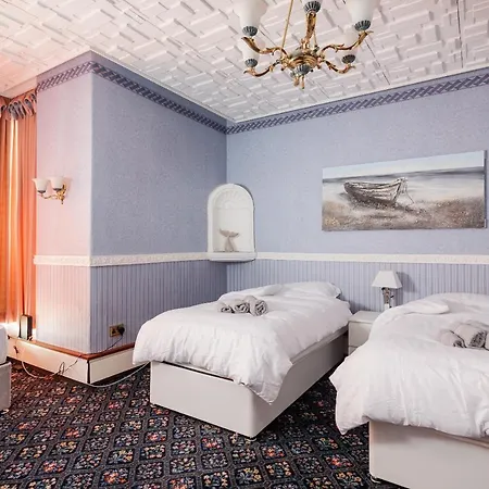 Beautiful 'mayfield' With Private Pool! بيت للعطل