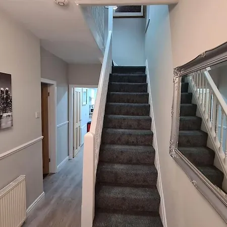 Stunning Home. Free Parking. Manchester