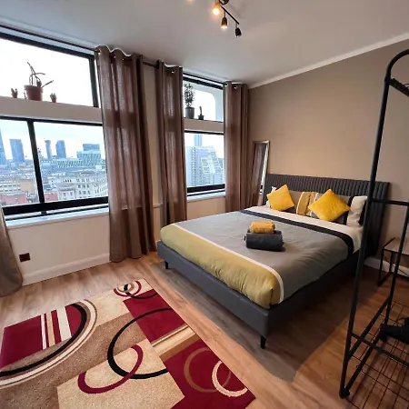 View 2 Bedrooms Flat Manchester