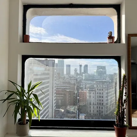 View 2 Bedrooms Flat * Manchester