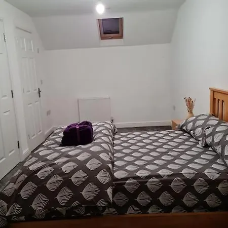 Impeccable 4-bed House Near Centre