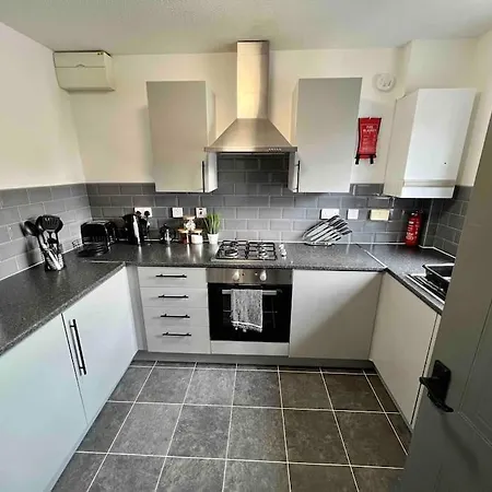 3 Bedroom House With Parking