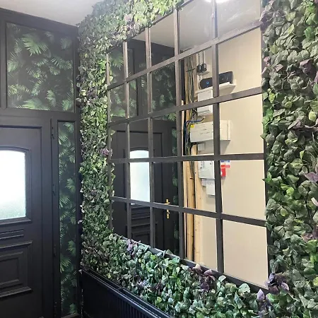 Apartment Deluxe In 20 Percent Off For Drake Concert Attendees!