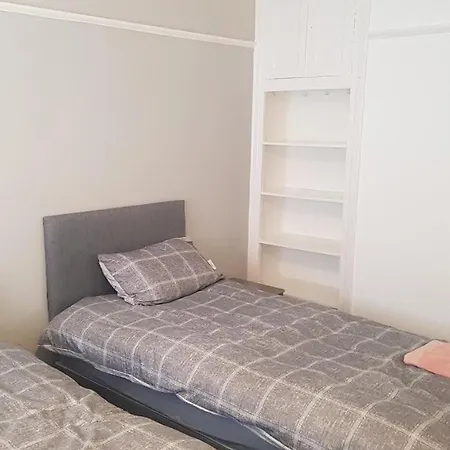 B&B Double Bedroom In Withington, M20. 2 Beds, Rm 3 맨체스터