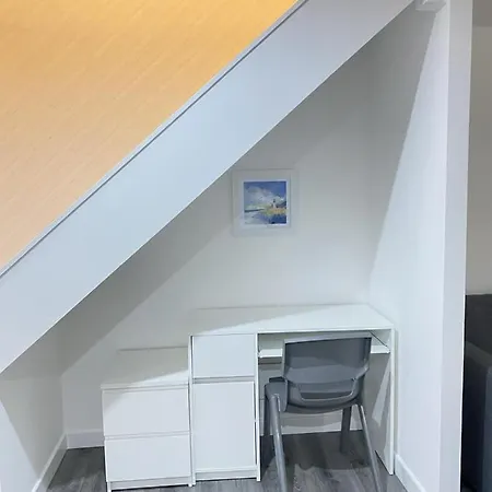 Elcot Close Private In A 4 Bed Shared House