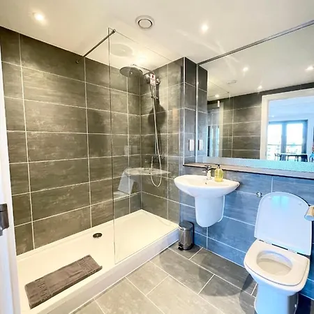 Centre, Floor Apartment, Two Balconies דירה *