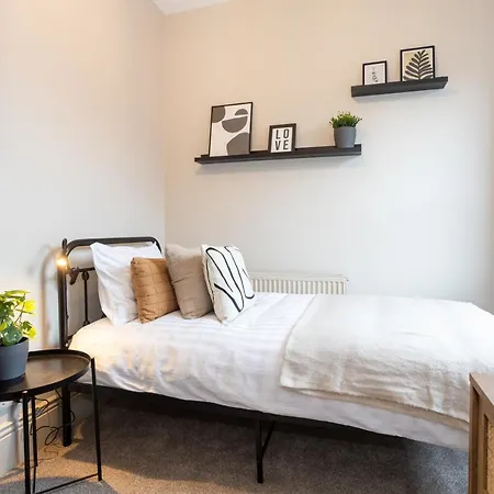 Holiday home Stunning Scandi 3 Bed House In Manchester-parking Manchester