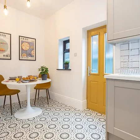 بيت للعطل Stunning Scandi 3 Bed House In Manchester-parking *