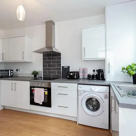 Spacious Comfortable House Close To Etihad+parking 別荘 *