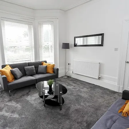 Spacious Comfortable House Close To Etihad+parking * مانشستر