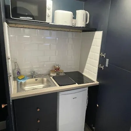 Apartment Deluxe In 20 Percent Off For Drake Concert Attendees! *