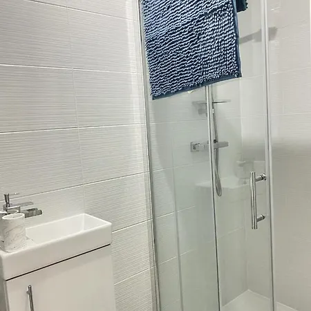 Elcot Close Private In A 4 Bed Shared House * מנצ'סטר