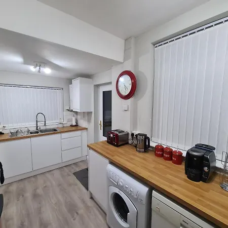 Holiday home Stunning Home. Free Parking. *