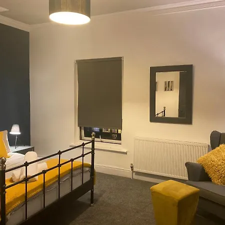 Semesterbostad Refurbished 3 Bed House In Manchester