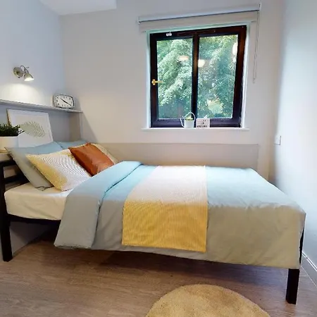 Comfy Ensuite Bedrooms At Gardens Near Centre * Manchester
